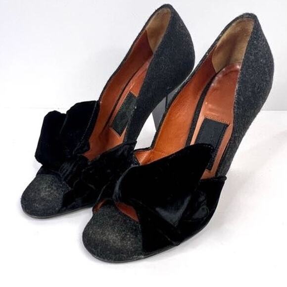 Lanvin Size 5.5 Black Felt, Velvet Bow Embellished Open Toe Sculpted 3.5 Heel - Picture 1 of 13